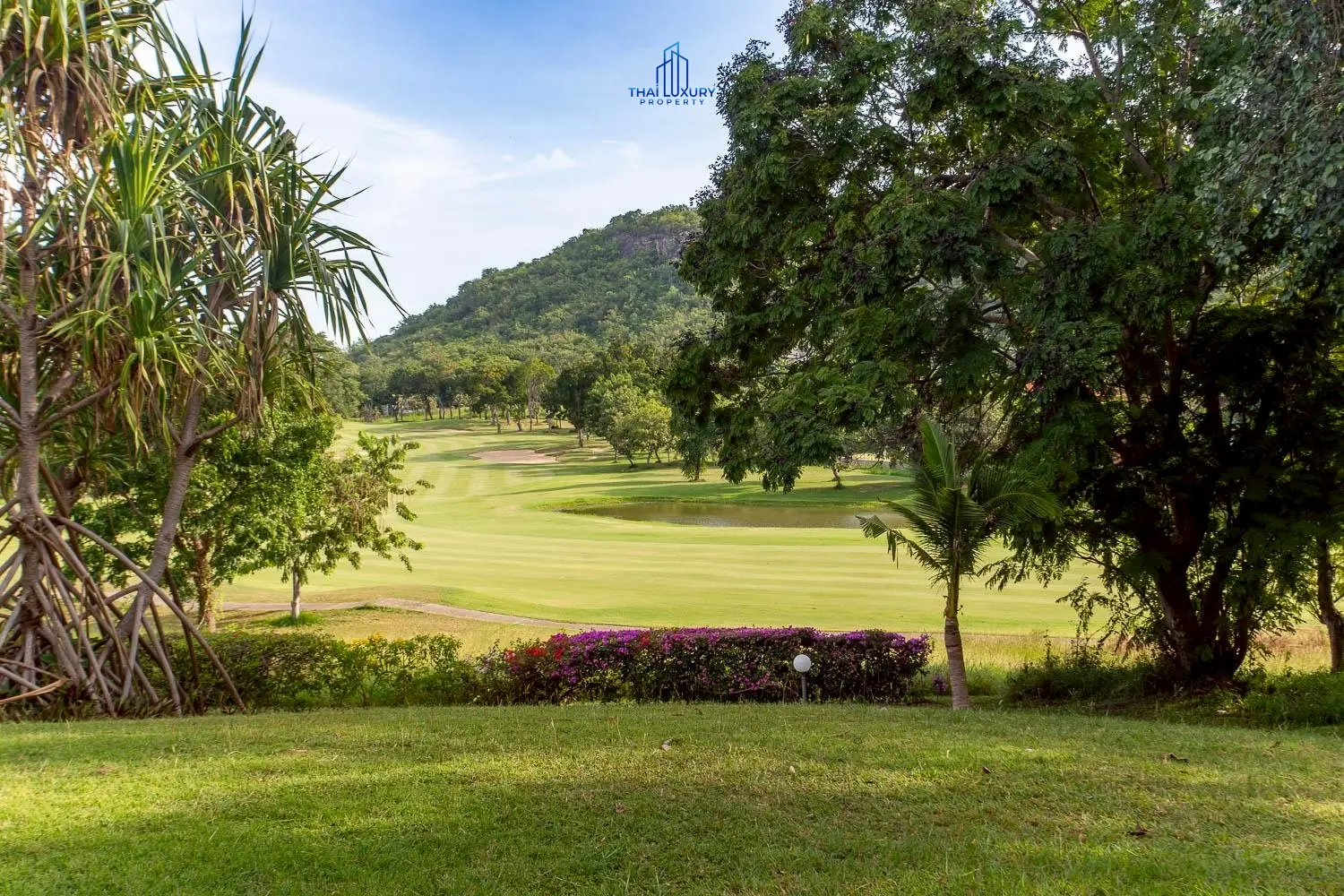 คอนโด 3 ห้องนอนสวยงาม พร้อมวิวสนามกอล์ฟ ที่ Palm Hills หัวหิน