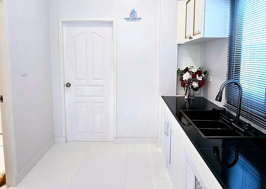 วิลล่าสวย 2 ห้องนอน พร้อมสวนส่วนตัว ที่ Deena Home ปราณบุรี
