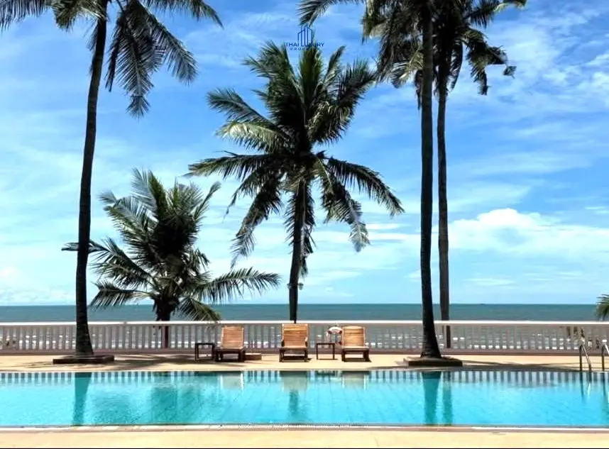 คอนโดหรูริมทะเล 4 ห้องนอน พร้อมวิวทะเล สำหรับขาย ที่ Dusit Thani หัวหิน