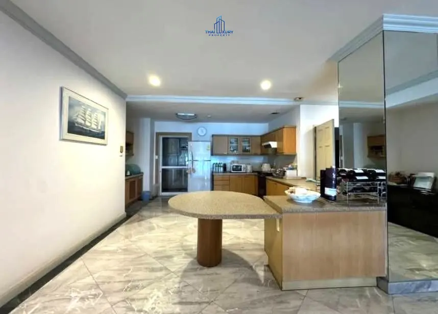 คอนโดหรูริมทะเล 4 ห้องนอน พร้อมวิวทะเล สำหรับขาย ที่ Dusit Thani หัวหิน