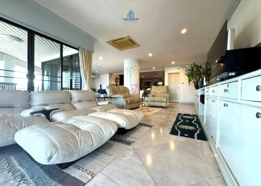 คอนโดหรูริมทะเล 4 ห้องนอน พร้อมวิวทะเล สำหรับขาย ที่ Dusit Thani หัวหิน