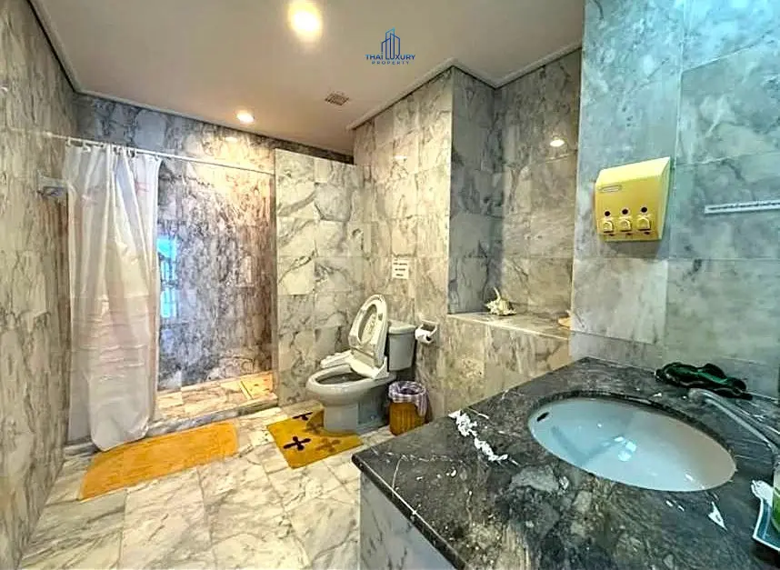 คอนโดหรูริมทะเล 4 ห้องนอน พร้อมวิวทะเล สำหรับขาย ที่ Dusit Thani หัวหิน