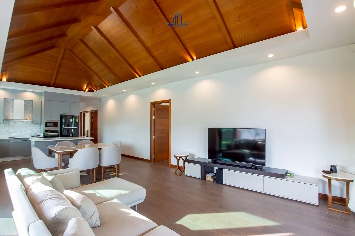 Modern Mountain View 3 Bedrooms Villa for Sale Near Downtown Hua Hin