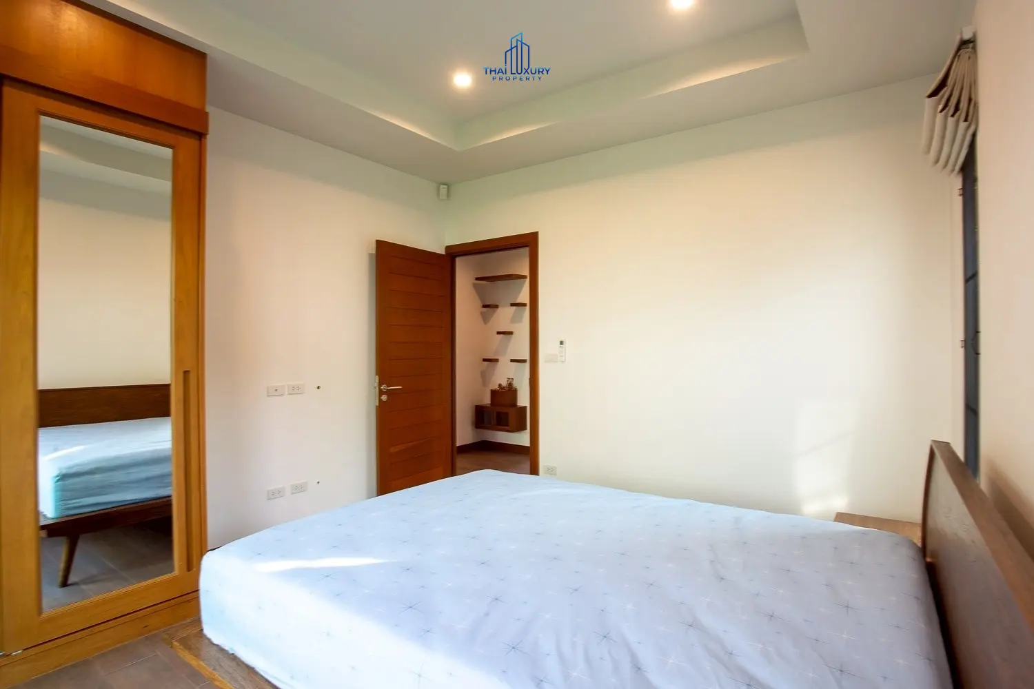Modern Mountain View 3 Bedrooms Villa for Sale Near Downtown Hua Hin