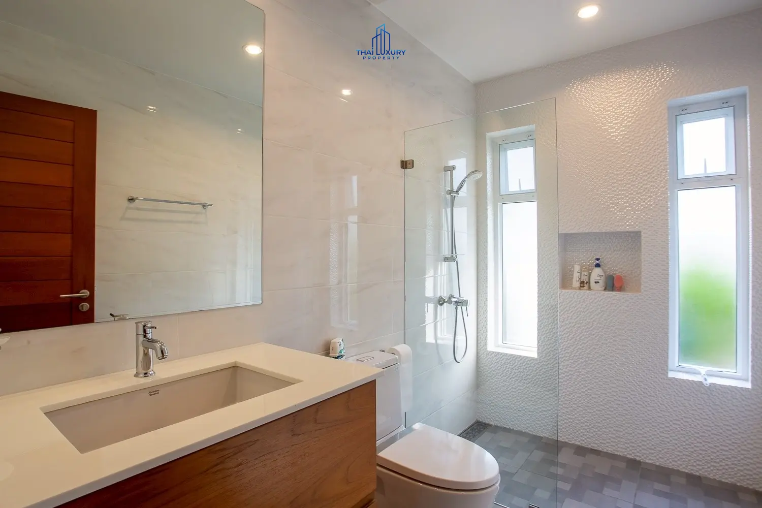 Modern Mountain View 3 Bedrooms Villa for Sale Near Downtown Hua Hin