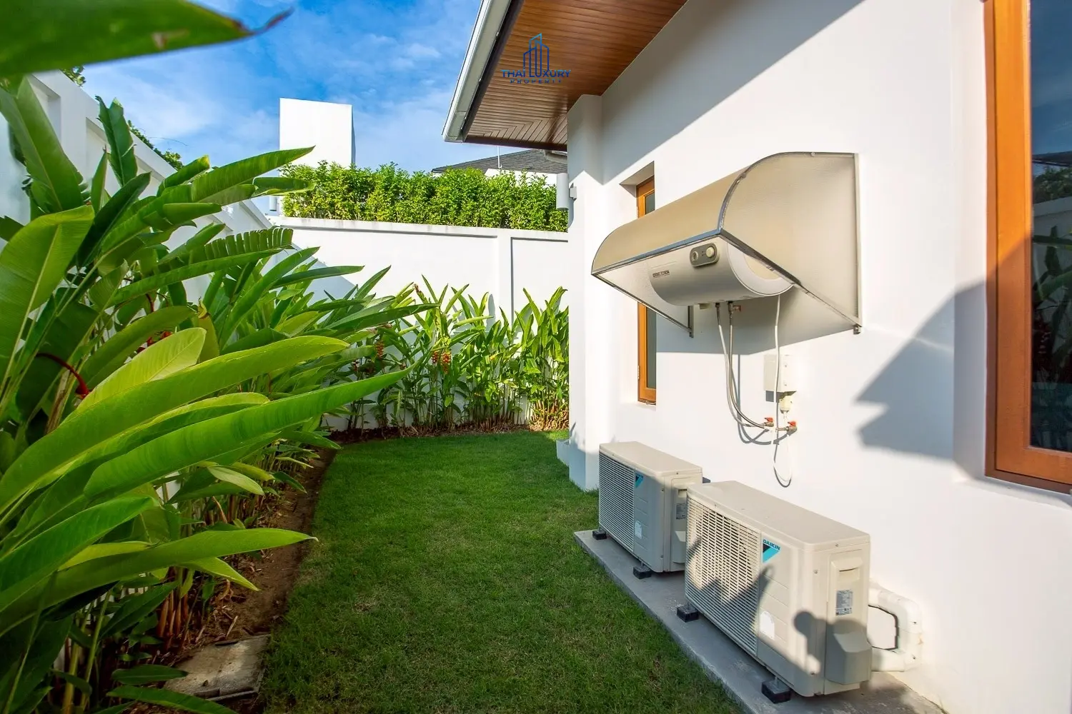 Modern Mountain View 3 Bedrooms Villa for Sale Near Downtown Hua Hin