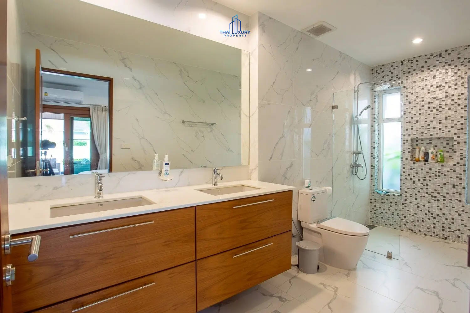 Modern Mountain View 3 Bedrooms Villa for Sale Near Downtown Hua Hin