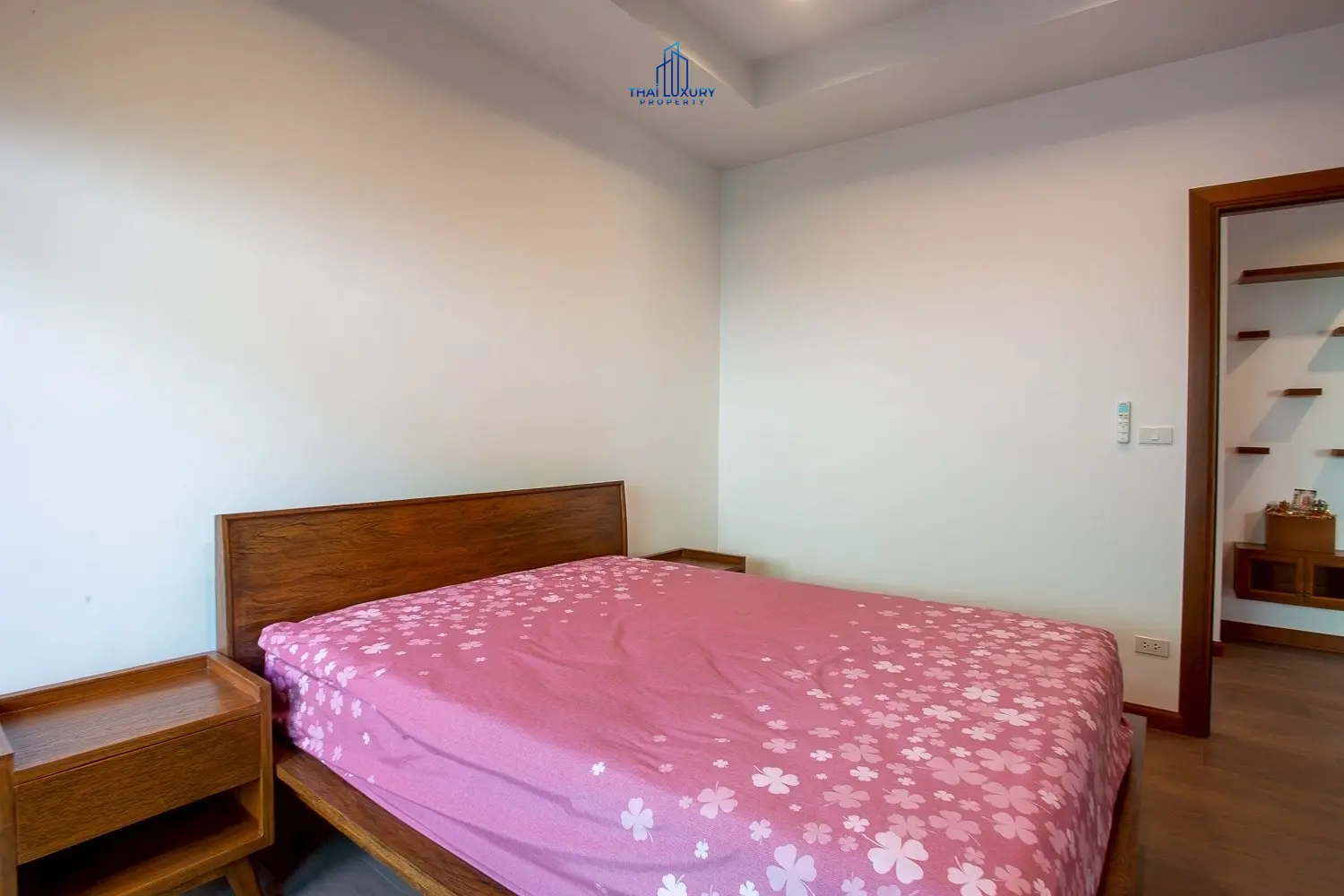 Modern Mountain View 3 Bedrooms Villa for Sale Near Downtown Hua Hin