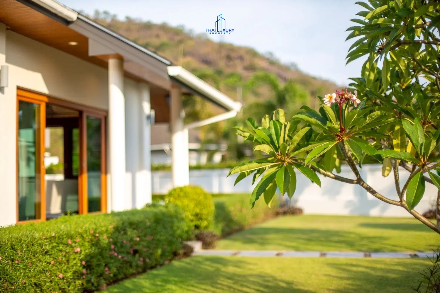 Modern Mountain View 3 Bedrooms Villa for Sale Near Downtown Hua Hin