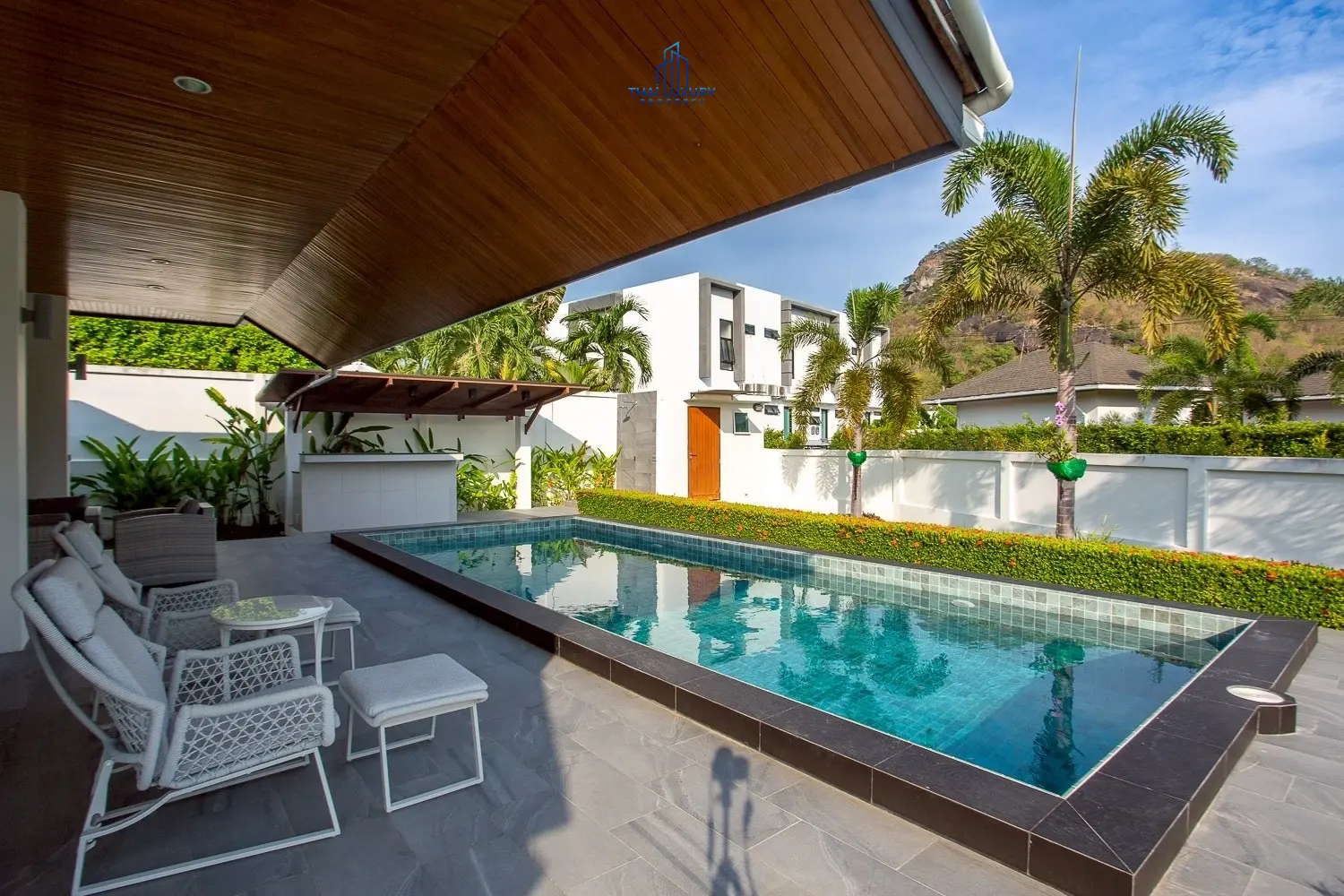 Modern Mountain View 3 Bedrooms Villa for Sale Near Downtown Hua Hin