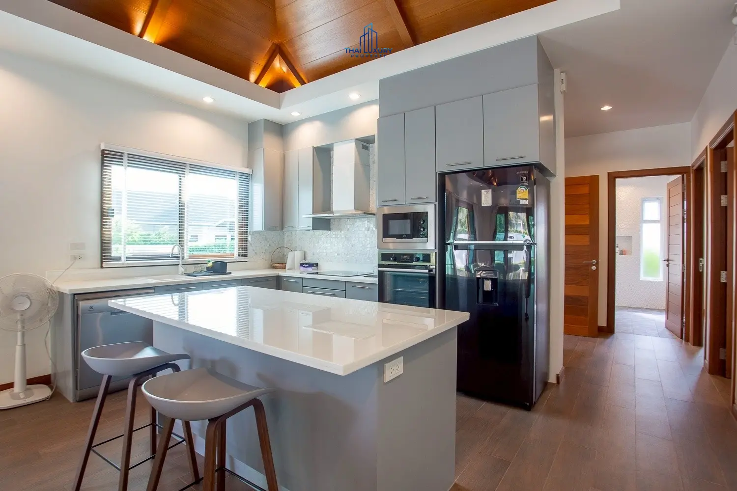 Modern Mountain View 3 Bedrooms Villa for Sale Near Downtown Hua Hin