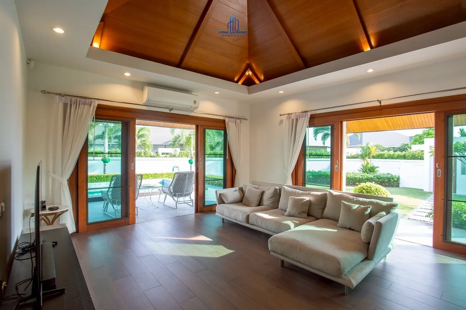 Modern Mountain View 3 Bedrooms Villa for Sale Near Downtown Hua Hin