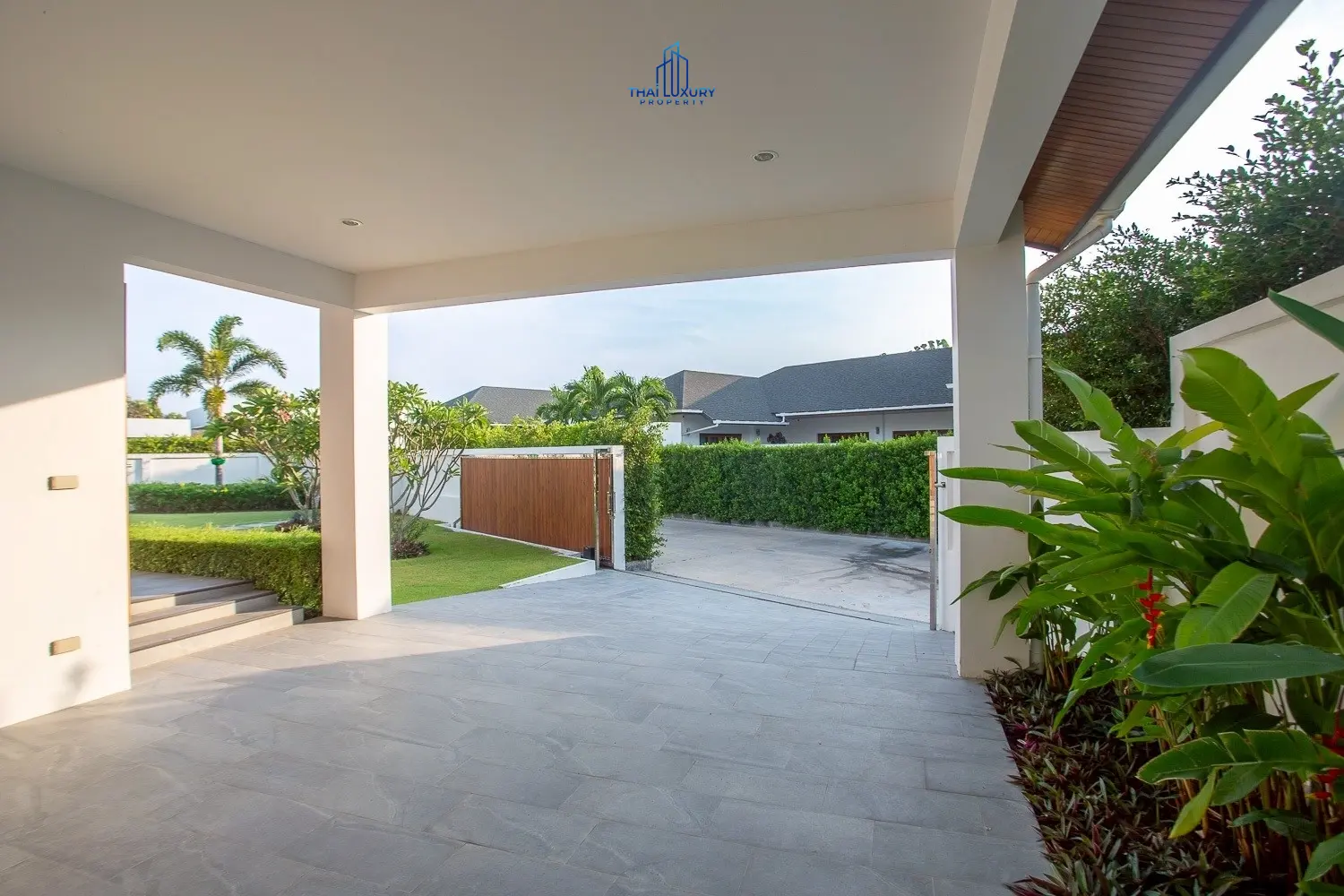 Modern Mountain View 3 Bedrooms Villa for Sale Near Downtown Hua Hin