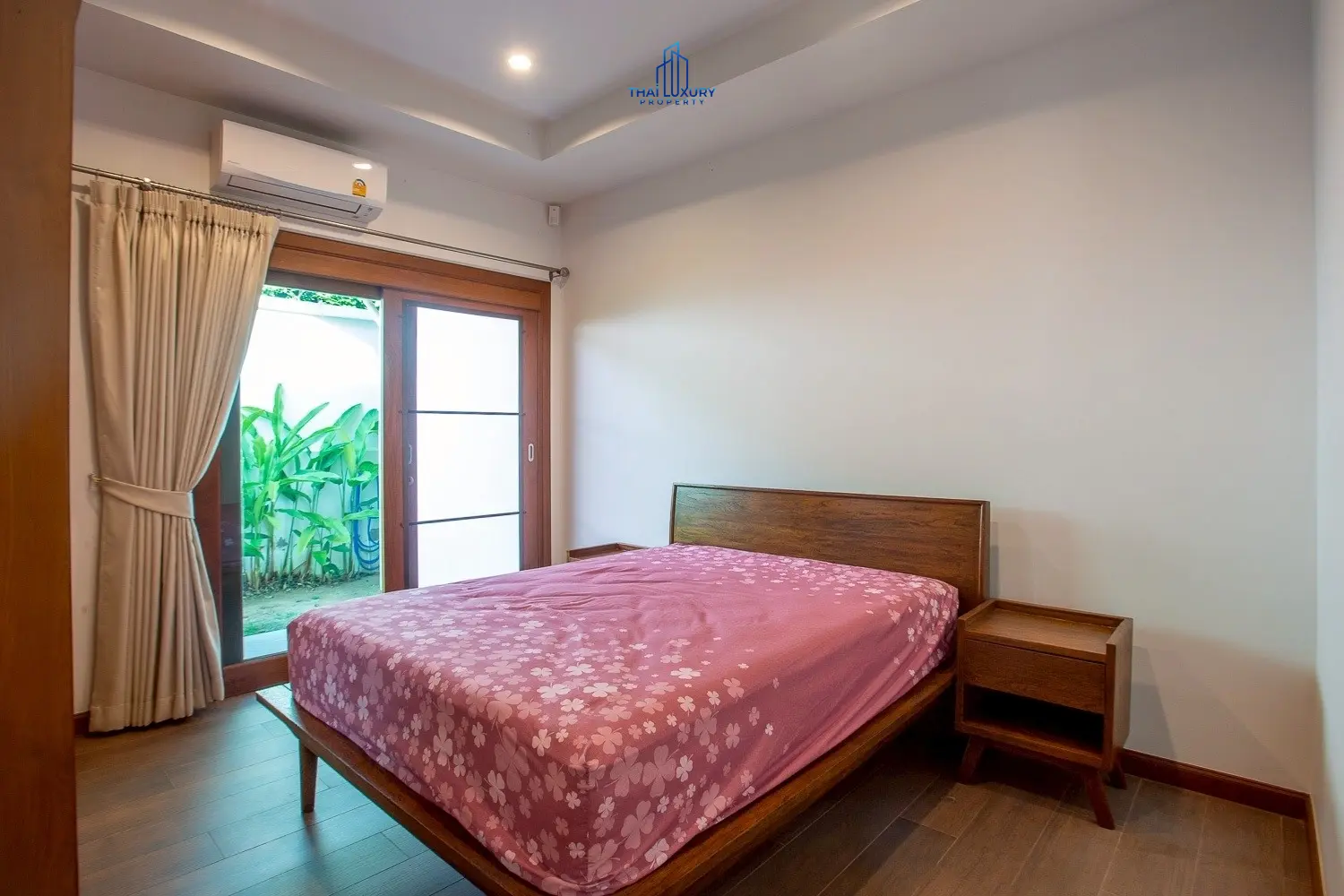 Modern Mountain View 3 Bedrooms Villa for Sale Near Downtown Hua Hin