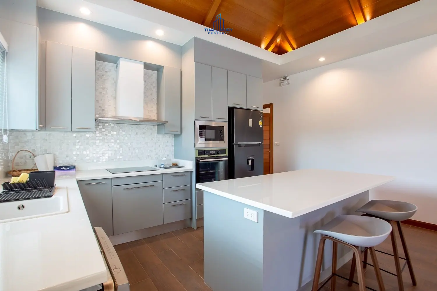 Modern Mountain View 3 Bedrooms Villa for Sale Near Downtown Hua Hin