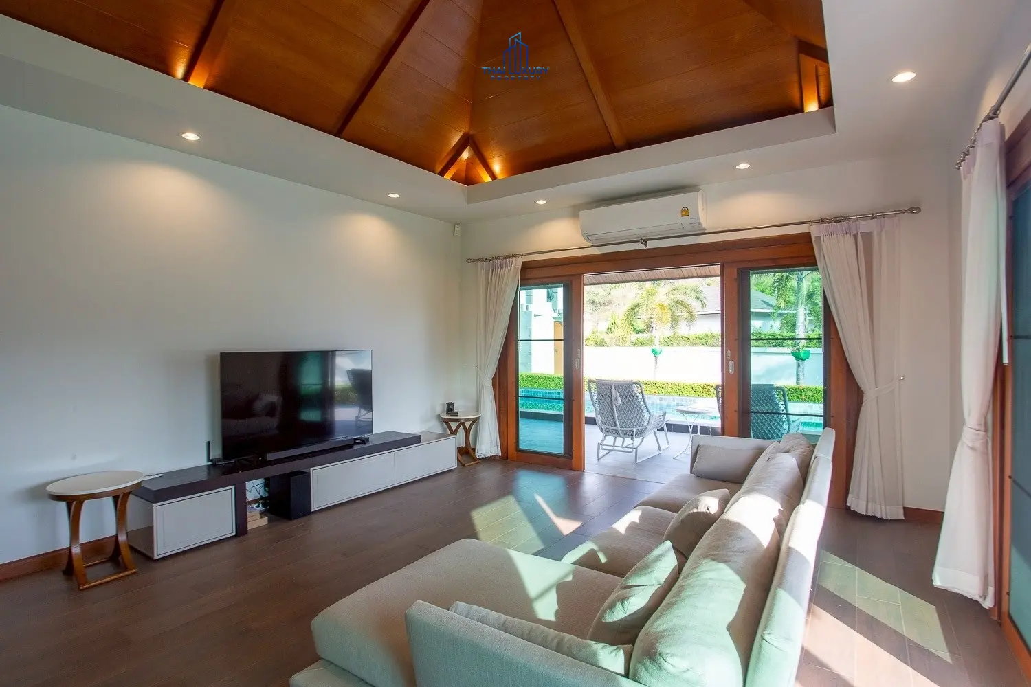 Modern Mountain View 3 Bedrooms Villa for Sale Near Downtown Hua Hin