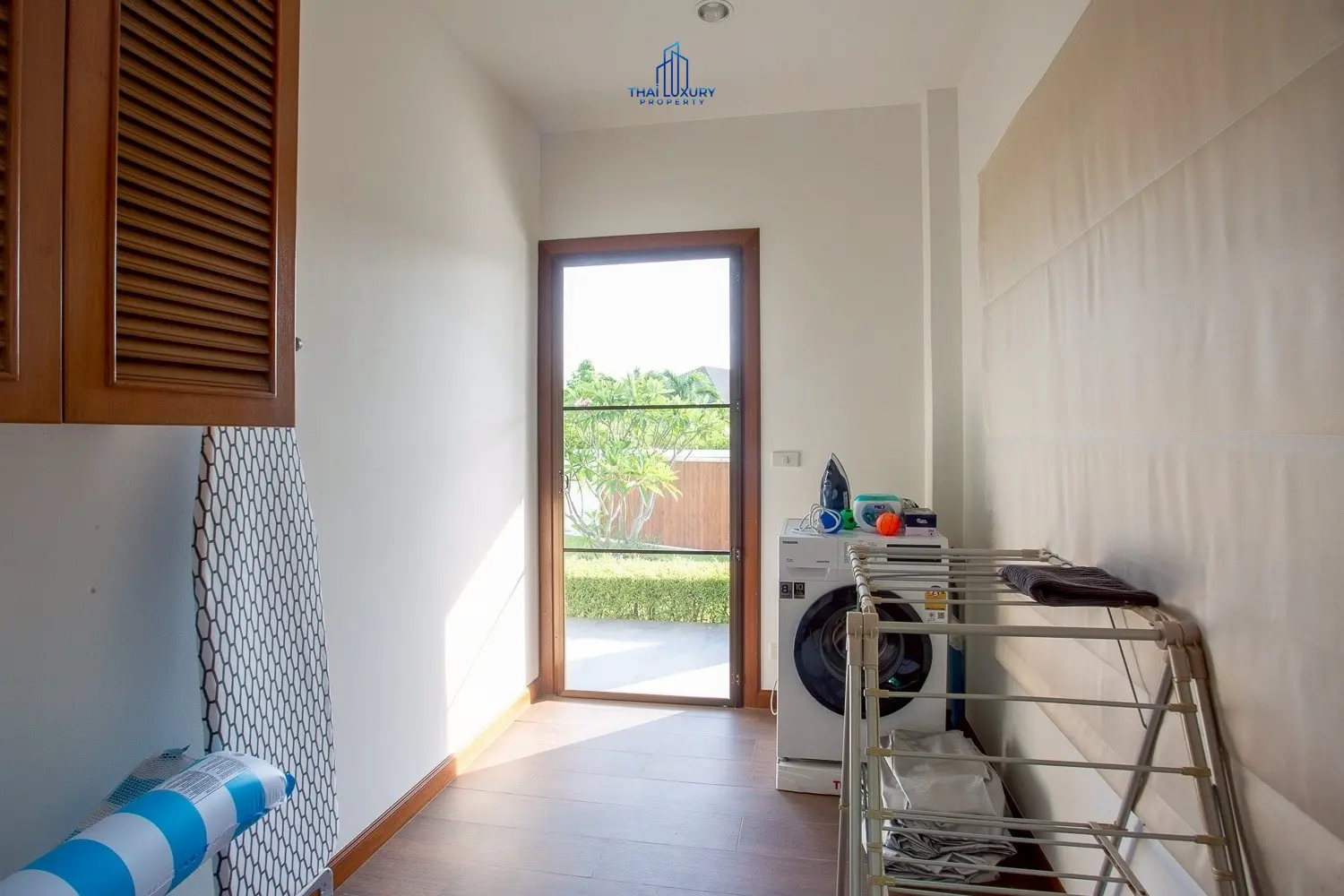 Modern Mountain View 3 Bedrooms Villa for Sale Near Downtown Hua Hin