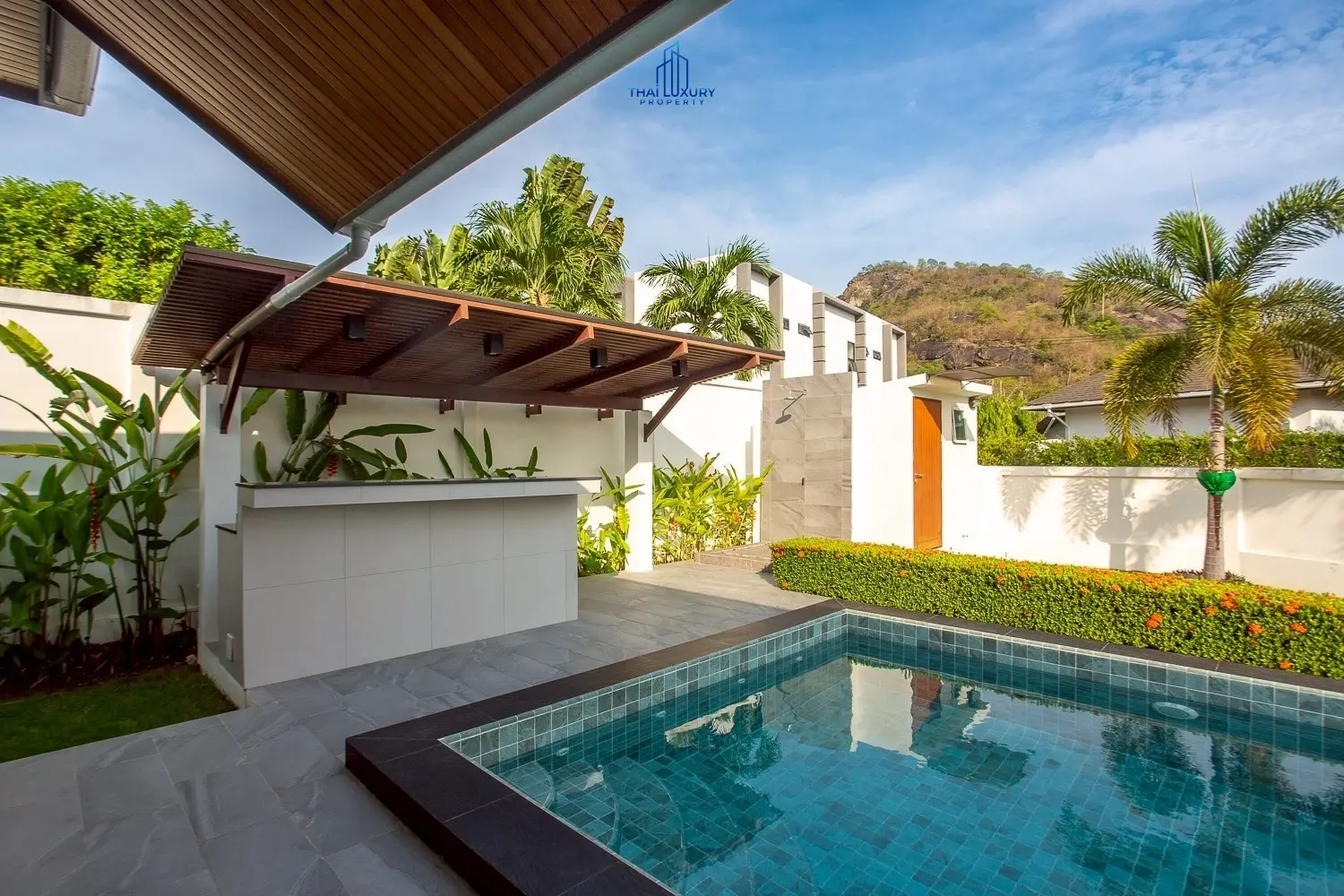 Modern Mountain View 3 Bedrooms Villa for Sale Near Downtown Hua Hin