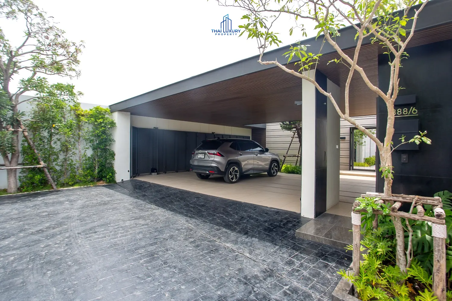 Luxury Beach House The First Ultra Luxury In Cha-am Fully Functional Seaside House With Swimming Pool And Access To Every Private Beach.