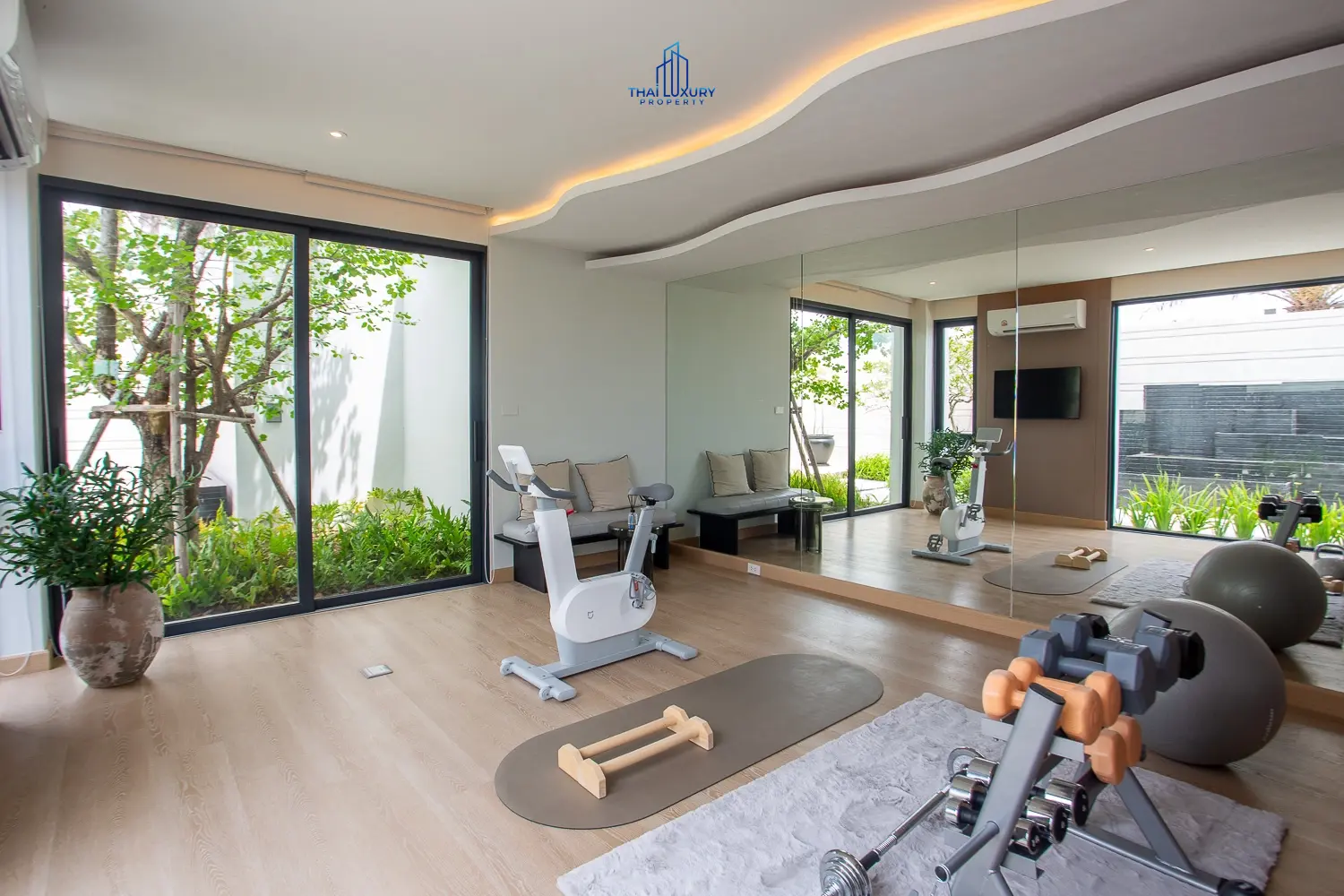 Luxury Beach House The First Ultra Luxury In Cha-am Fully Functional Seaside House With Swimming Pool And Access To Every Private Beach.