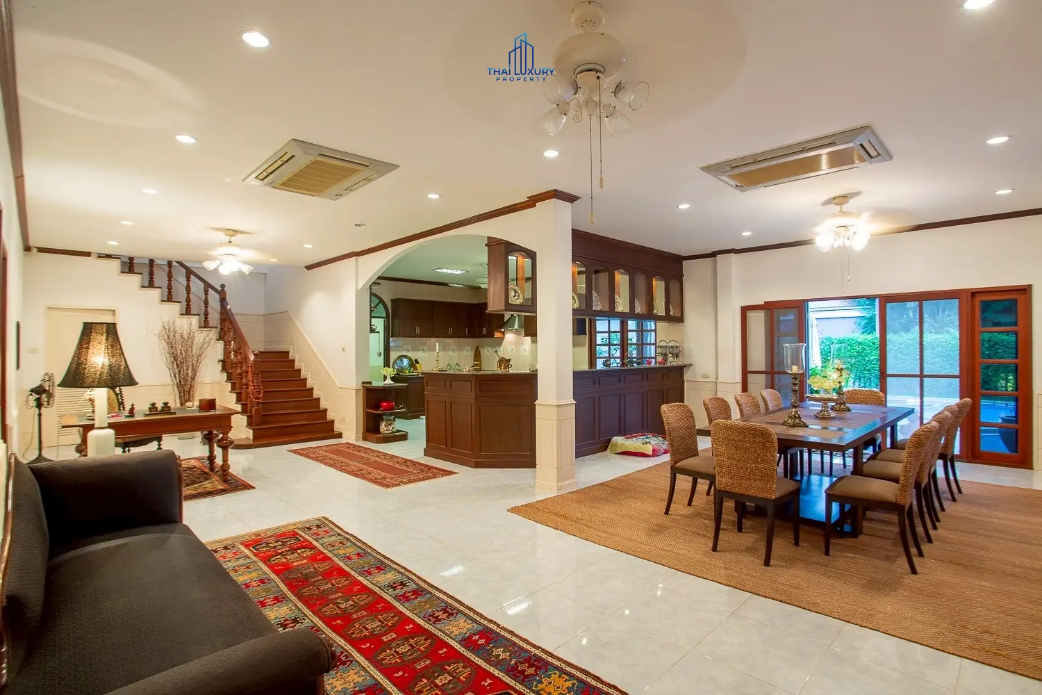 Luxury 2-Storey Pool Villa for Sale in Hua Hin City Center – Just 300 m from the Beach