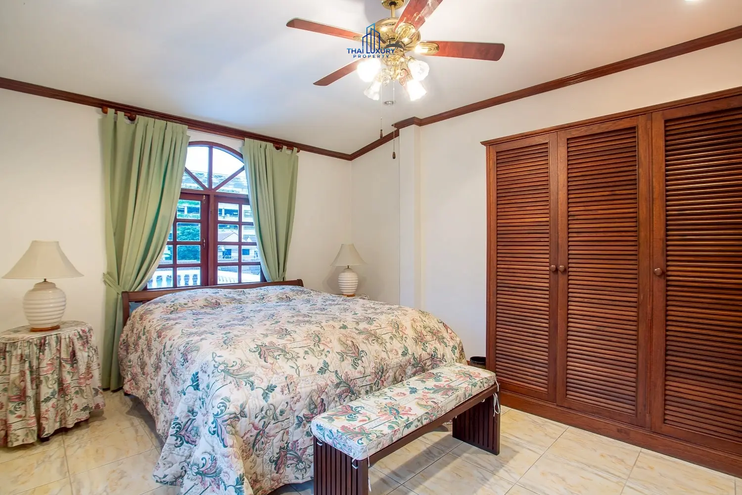 Luxury 2-Storey Pool Villa for Sale in Hua Hin City Center – Just 300 m from the Beach