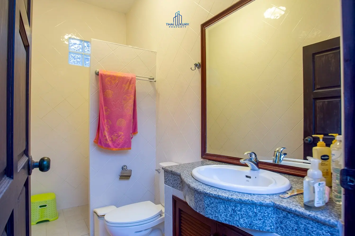 Luxury 2-Storey Pool Villa for Sale in Hua Hin City Center – Just 300 m from the Beach