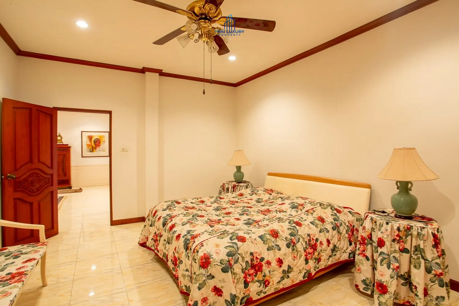 Luxury 2-Storey Pool Villa for Sale in Hua Hin City Center – Just 300 m from the Beach