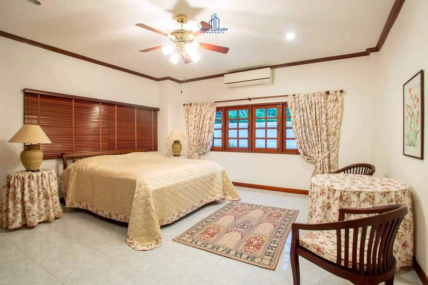 Luxury 2-Storey Pool Villa for Sale in Hua Hin City Center – Just 300 m from the Beach