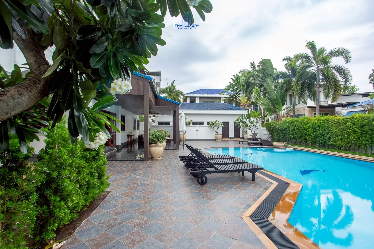 Luxury 2-Storey Pool Villa for Sale in Hua Hin City Center – Just 300 m from the Beach