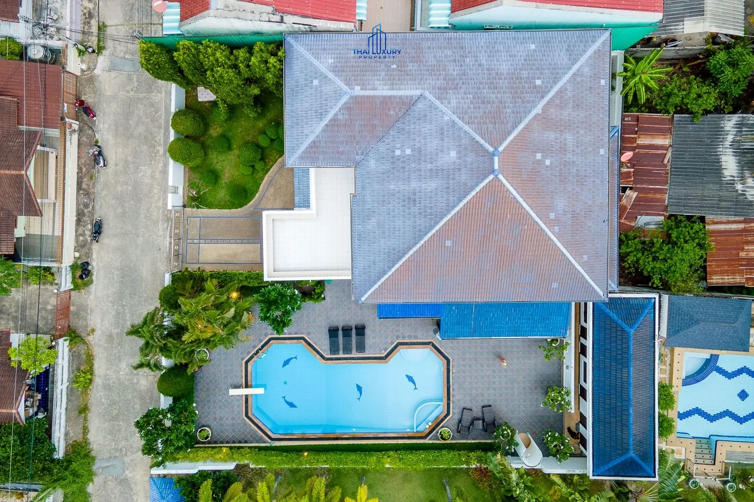 Luxury 2-Storey Pool Villa for Sale in Hua Hin City Center – Just 300 m from the Beach