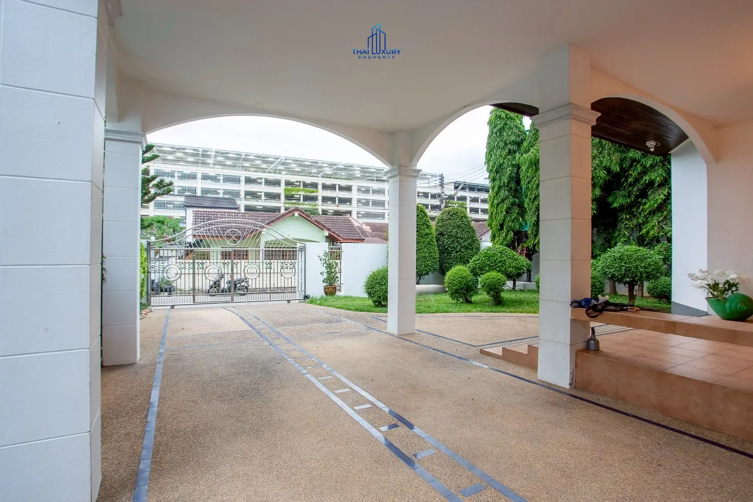 Luxury 2-Storey Pool Villa for Sale in Hua Hin City Center – Just 300 m from the Beach