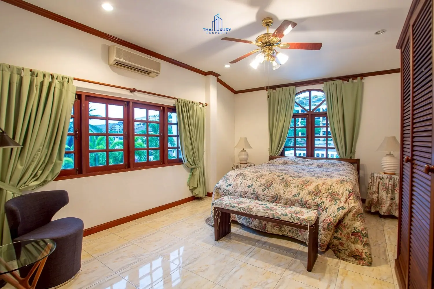 Luxury 2-Storey Pool Villa for Sale in Hua Hin City Center – Just 300 m from the Beach