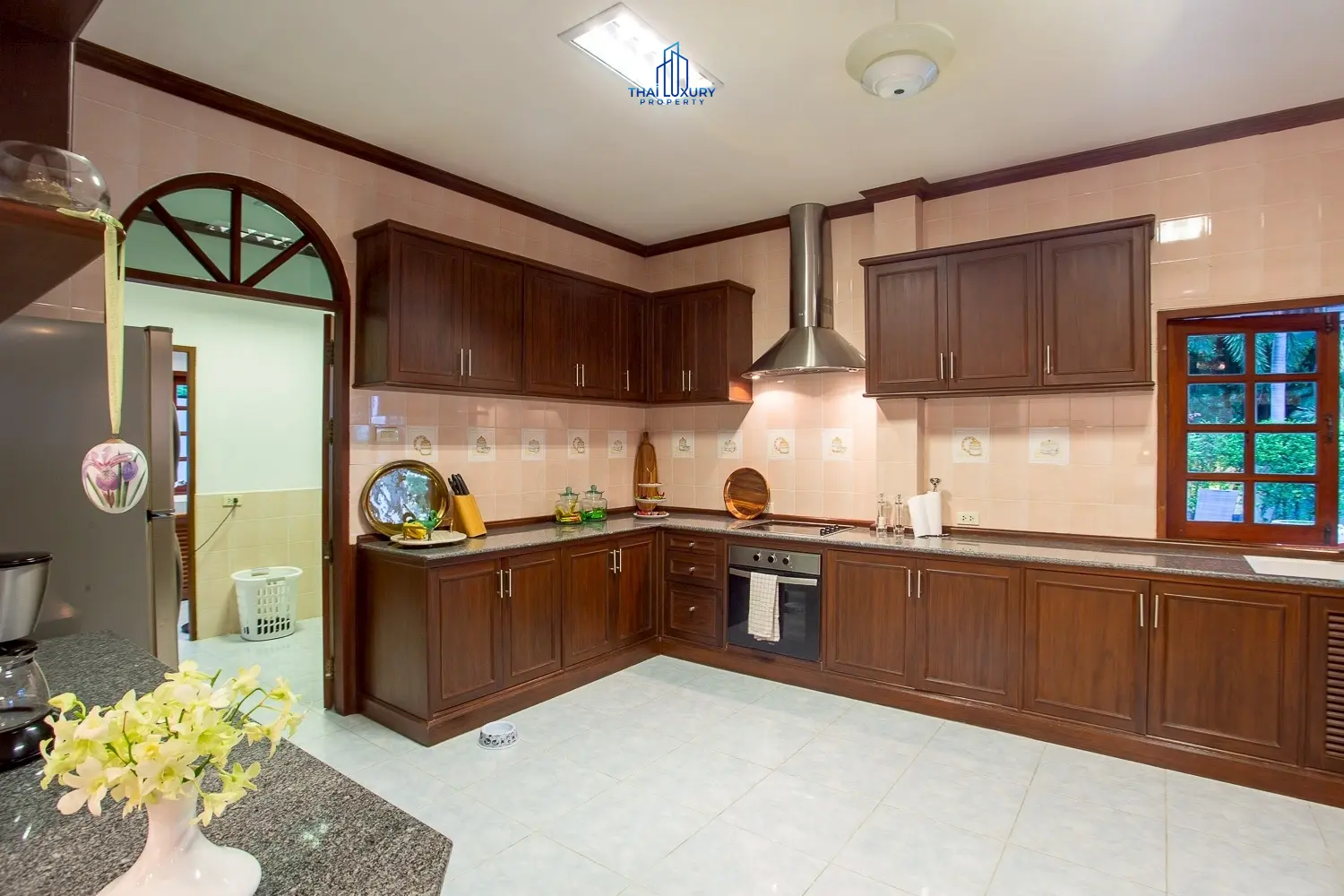 Luxury 2-Storey Pool Villa for Sale in Hua Hin City Center – Just 300 m from the Beach