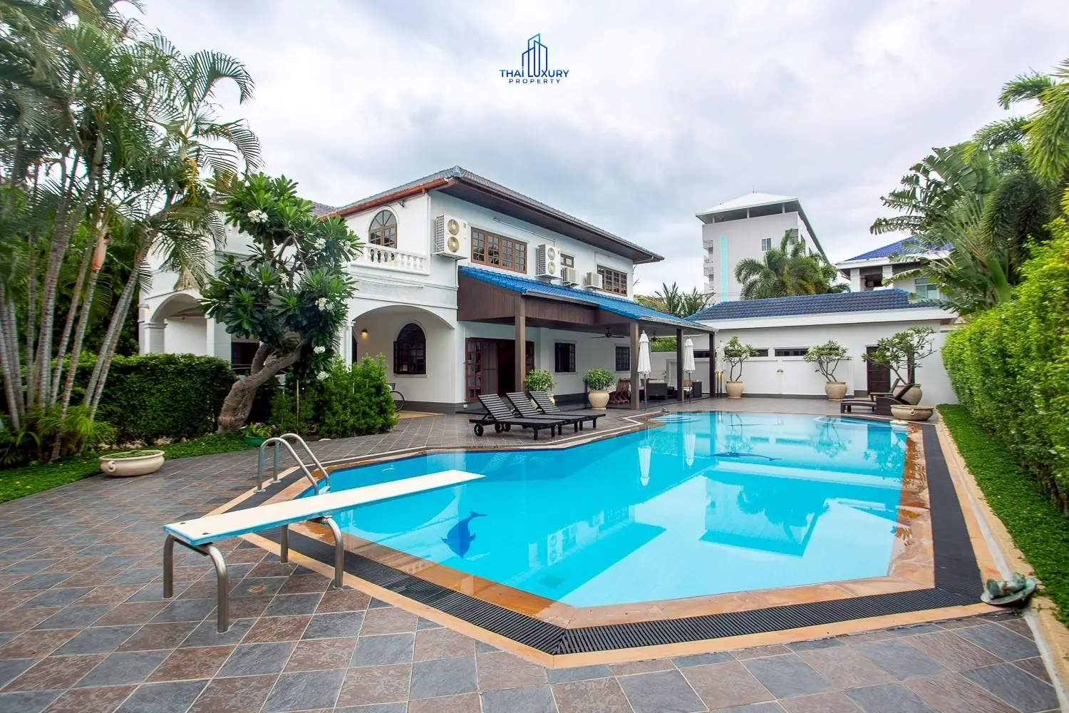 Luxury 2-Storey Pool Villa for Sale in Hua Hin City Center – Just 300 m from the Beach