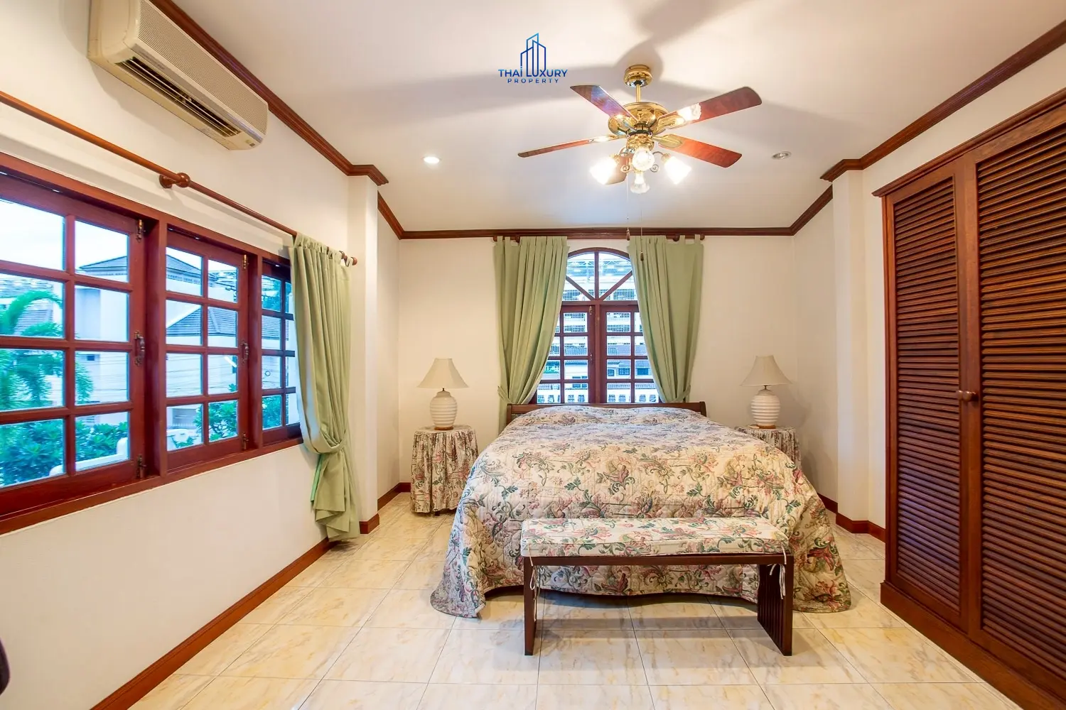 Luxury 2-Storey Pool Villa for Sale in Hua Hin City Center – Just 300 m from the Beach