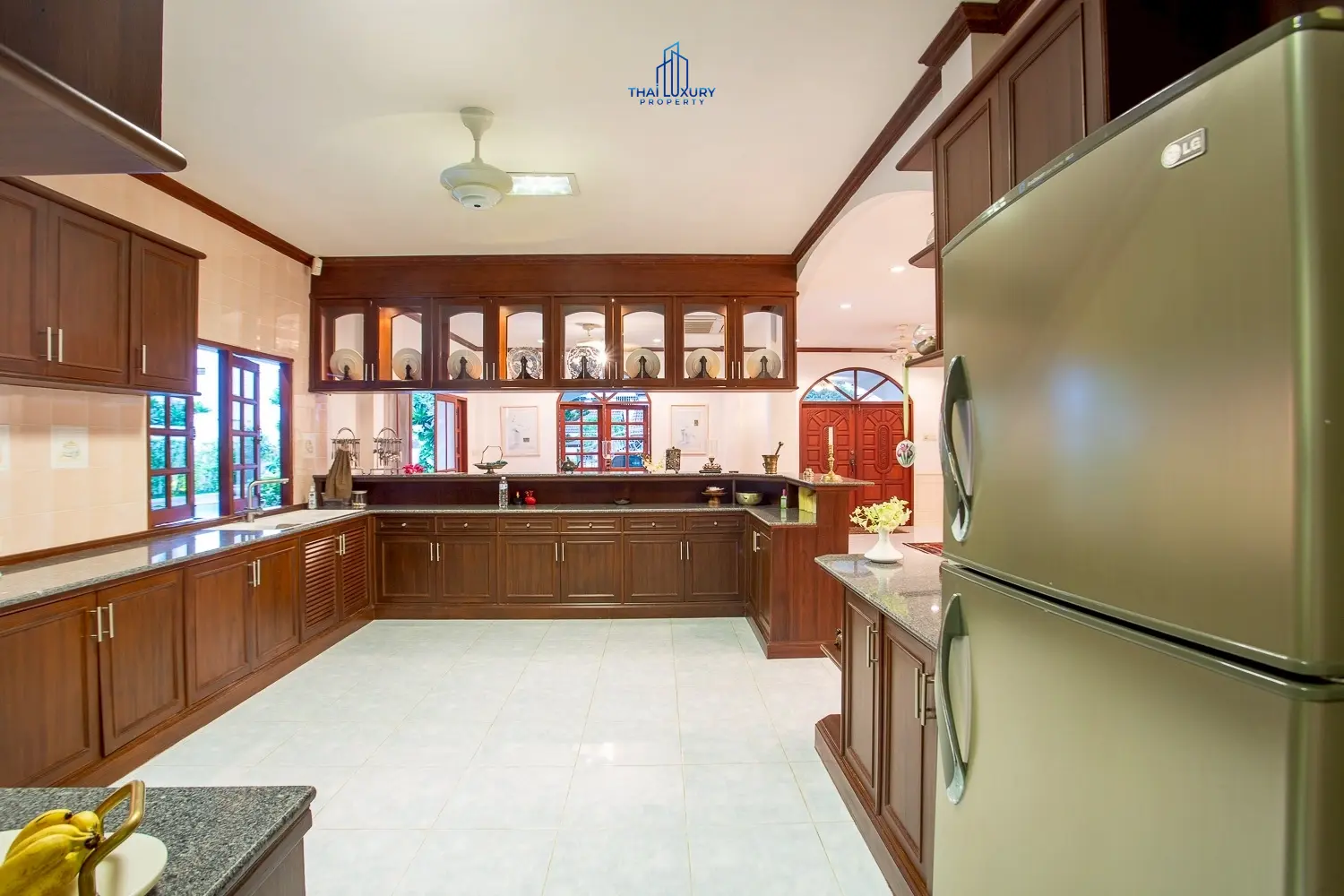 Luxury 2-Storey Pool Villa for Sale in Hua Hin City Center – Just 300 m from the Beach