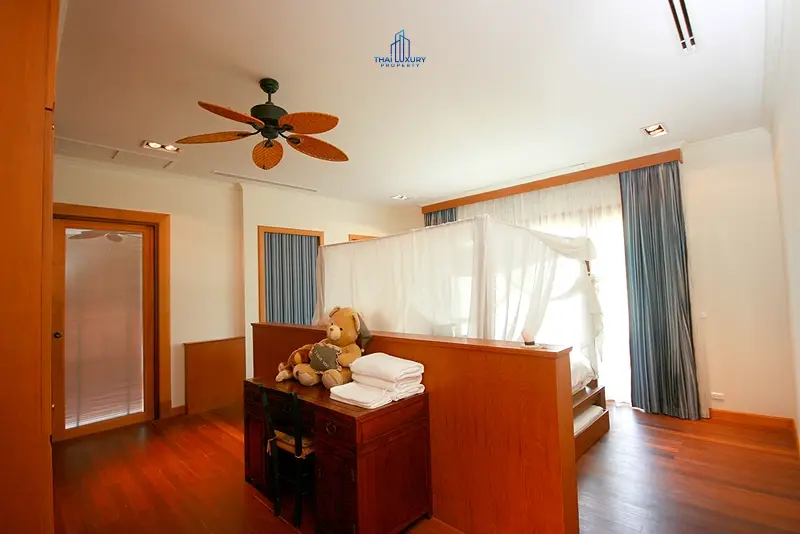 Fantastic Property in Palm Hills Golf Course For Sale