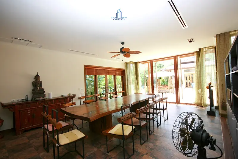 Fantastic Property in Palm Hills Golf Course For Sale