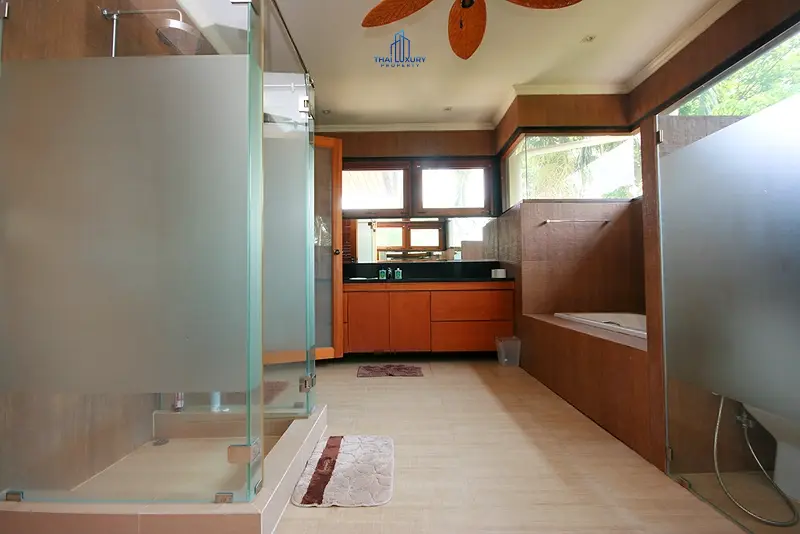 Fantastic Property in Palm Hills Golf Course For Sale