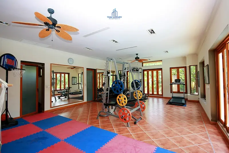 Fantastic Property in Palm Hills Golf Course For Sale