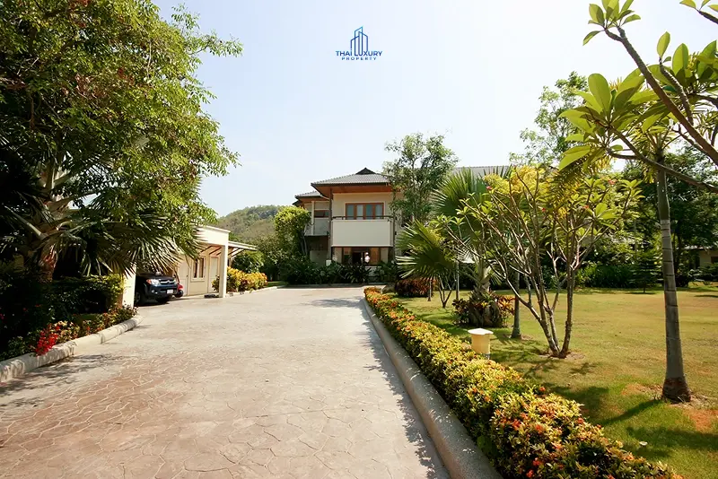 Fantastic Property in Palm Hills Golf Course For Sale