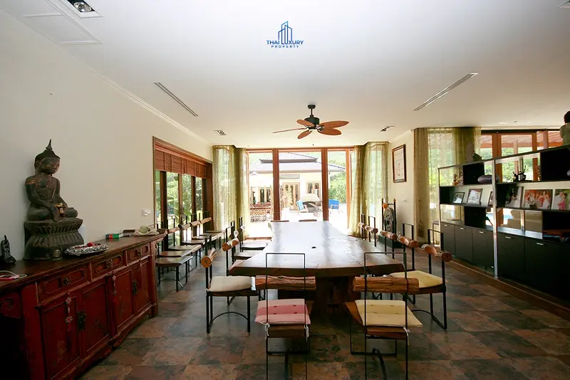 Fantastic Property in Palm Hills Golf Course For Sale