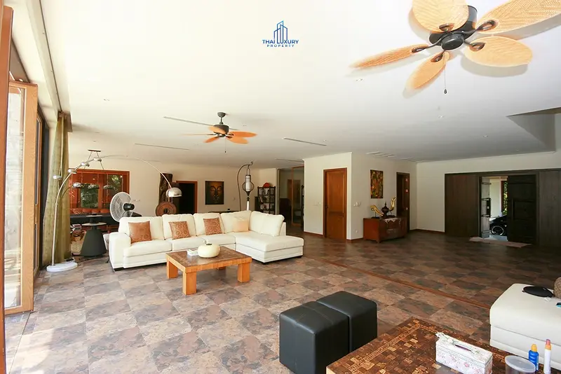 Fantastic Property in Palm Hills Golf Course For Sale