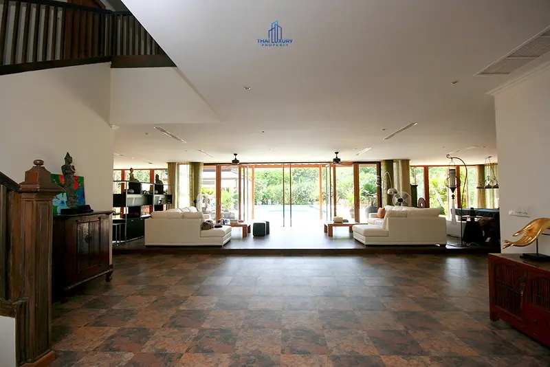 Fantastic Property in Palm Hills Golf Course For Sale