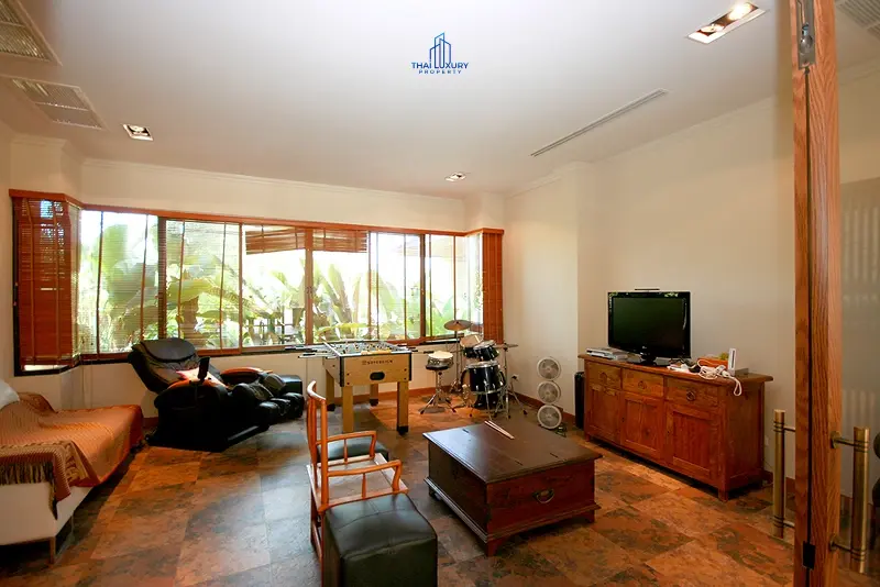 Fantastic Property in Palm Hills Golf Course For Sale