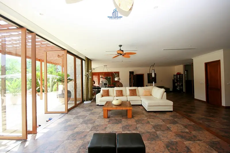 Fantastic Property in Palm Hills Golf Course For Sale