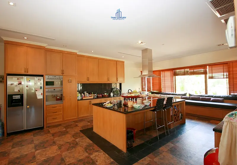 Fantastic Property in Palm Hills Golf Course For Sale