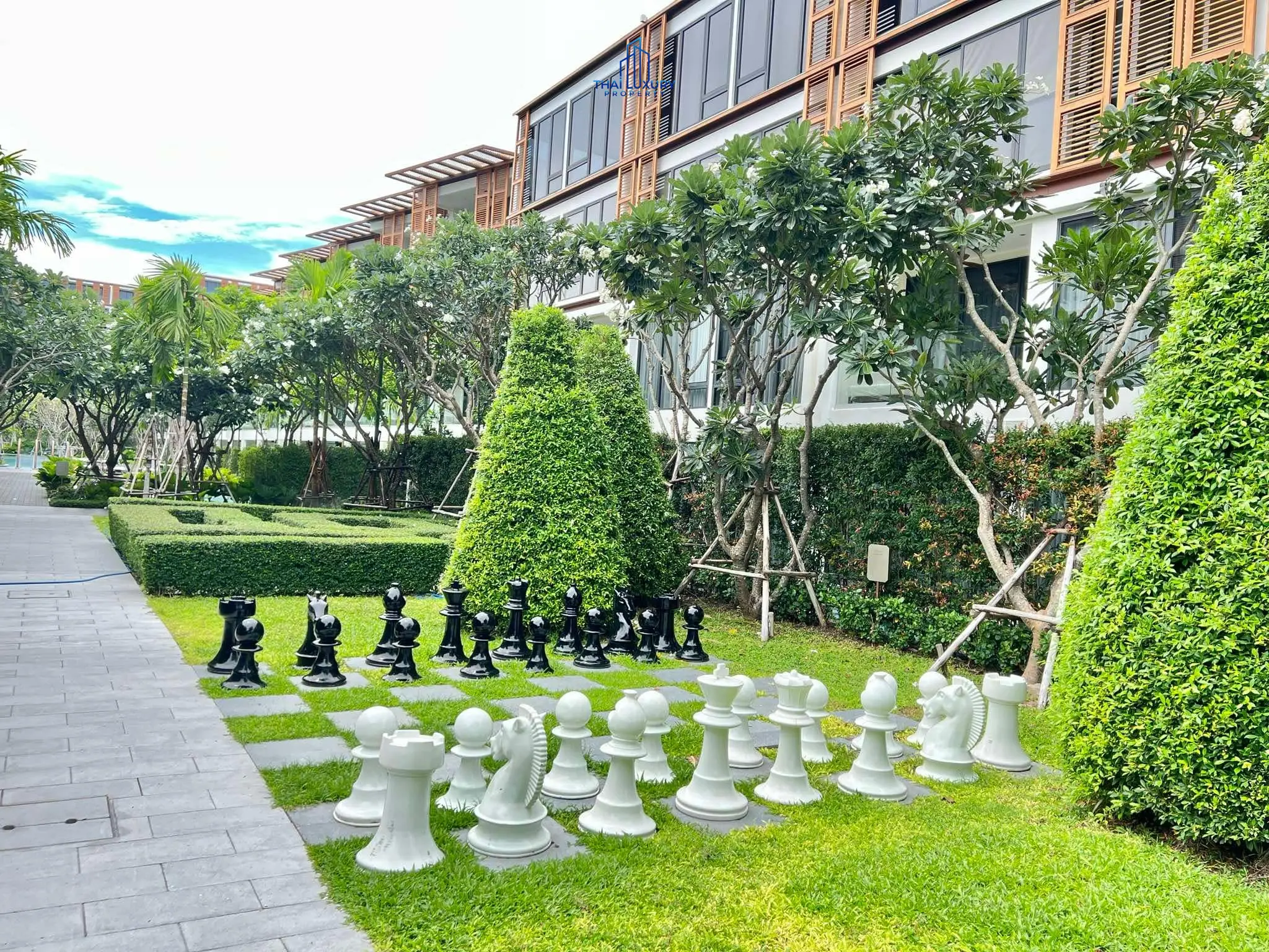 Luxury Condominium Pool View At InterContinental Residences Hua Hin For Sale