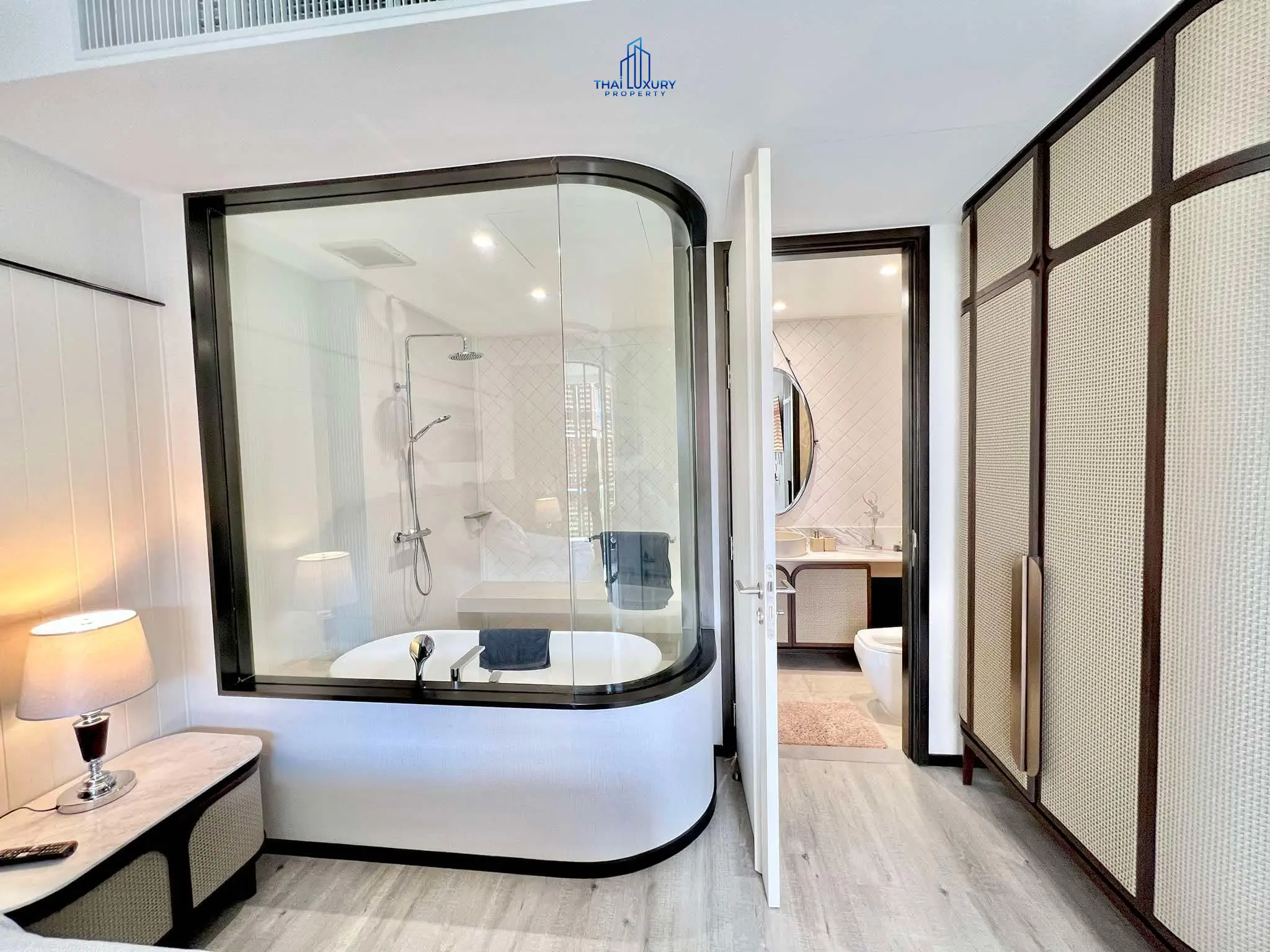 Luxury Condominium Pool View At InterContinental Residences Hua Hin For Sale